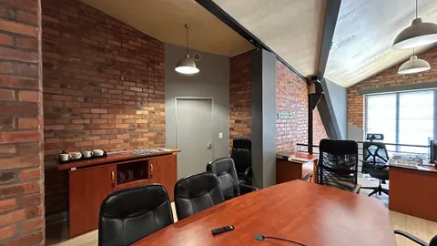 suite 321, 3rd floor Office (4).